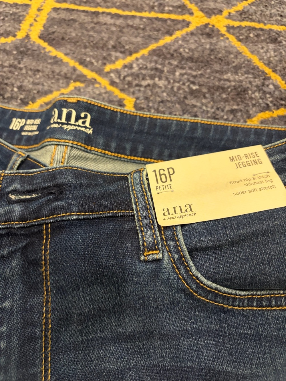 a.n.a Dark Blue Skinny Mid-Rise Jegging Size 16P